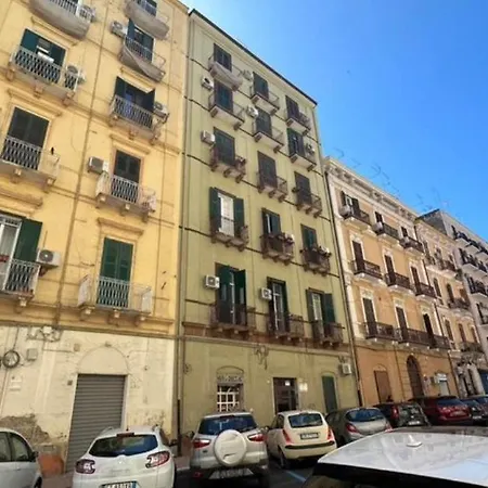 Regina Elena Ταράντο